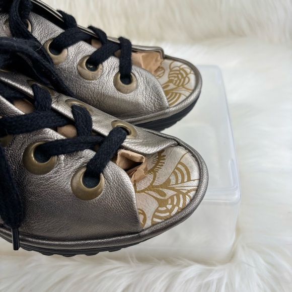 Fly London Silver Wedges Sandals Fashion-Forward Metallic - Picture 8 of 9